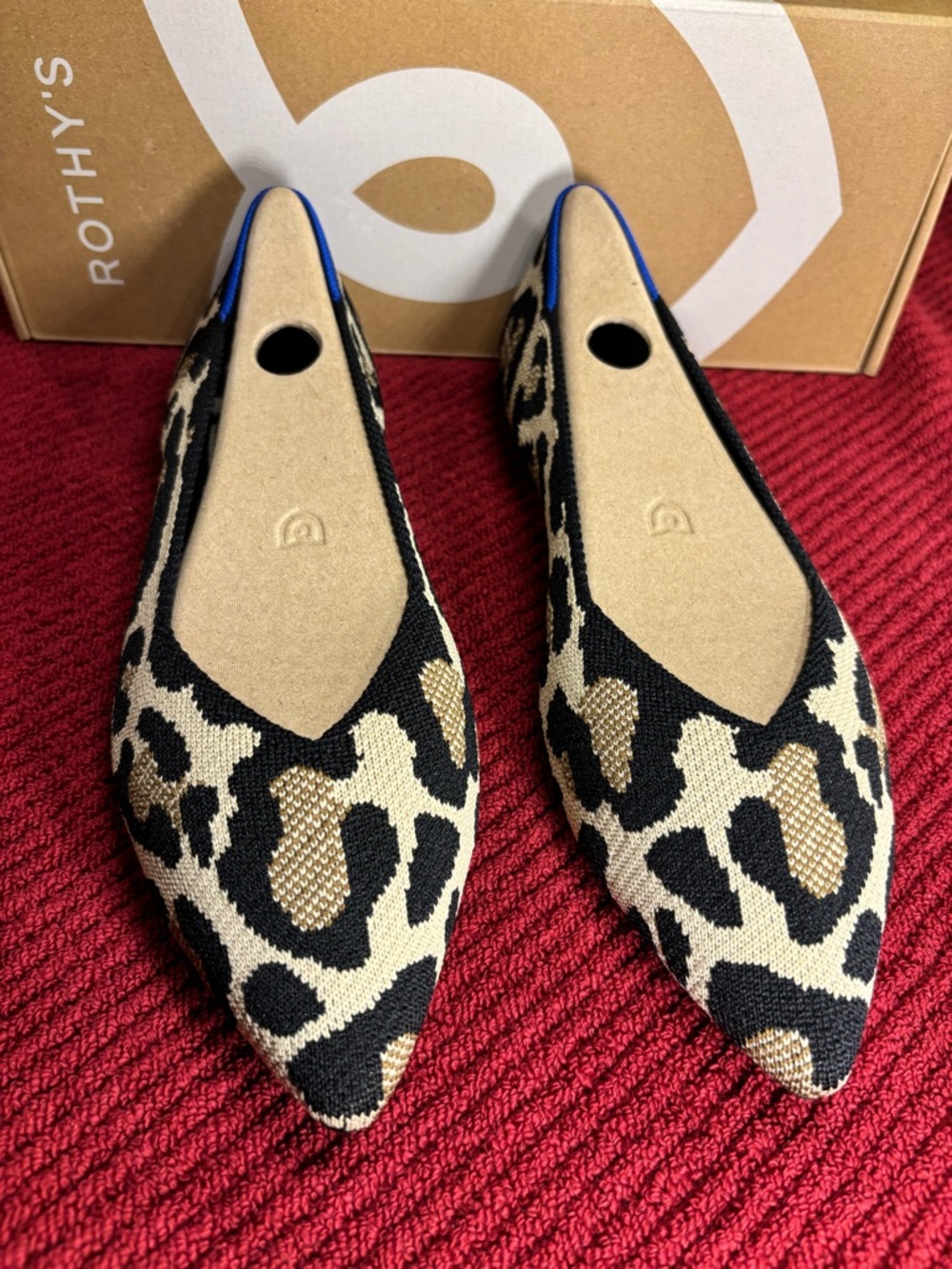 Rothy's Desert Cat The Point ll Flats - Black & Tan -WIDE-